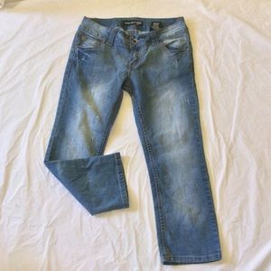 Gently used Women's Paris Blue Distressed Capris